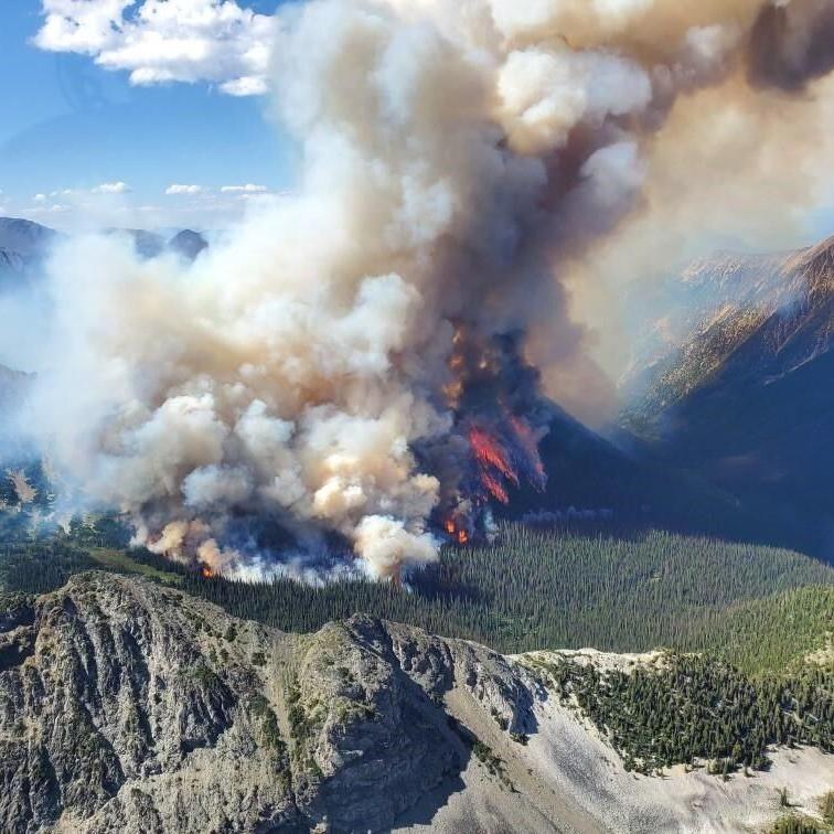 First troops in B.C. for wildfire fight, as helicopters and Hercules plane readied